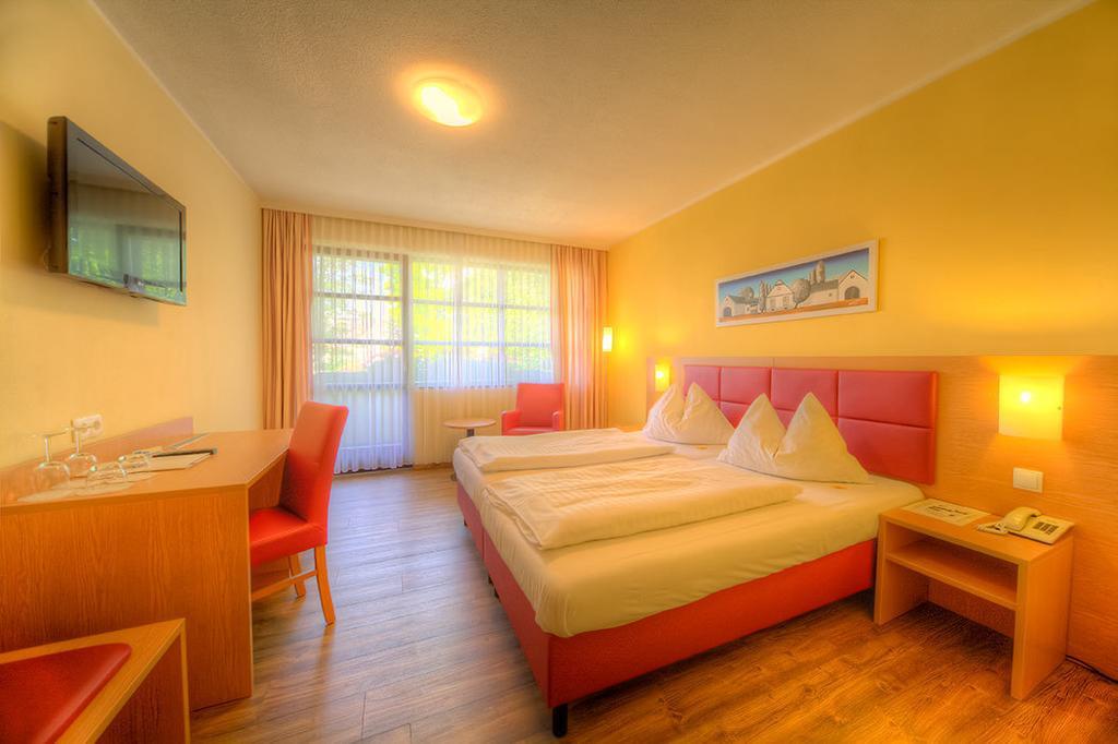 Burgenlaenderhof Hotel Garni Moerbisch Am See Bilik gambar
